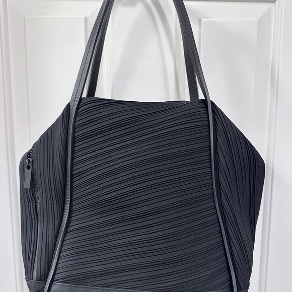 Pleats Please Issey Miyake “Bias Pleats” Bag - Picture 2 of 6